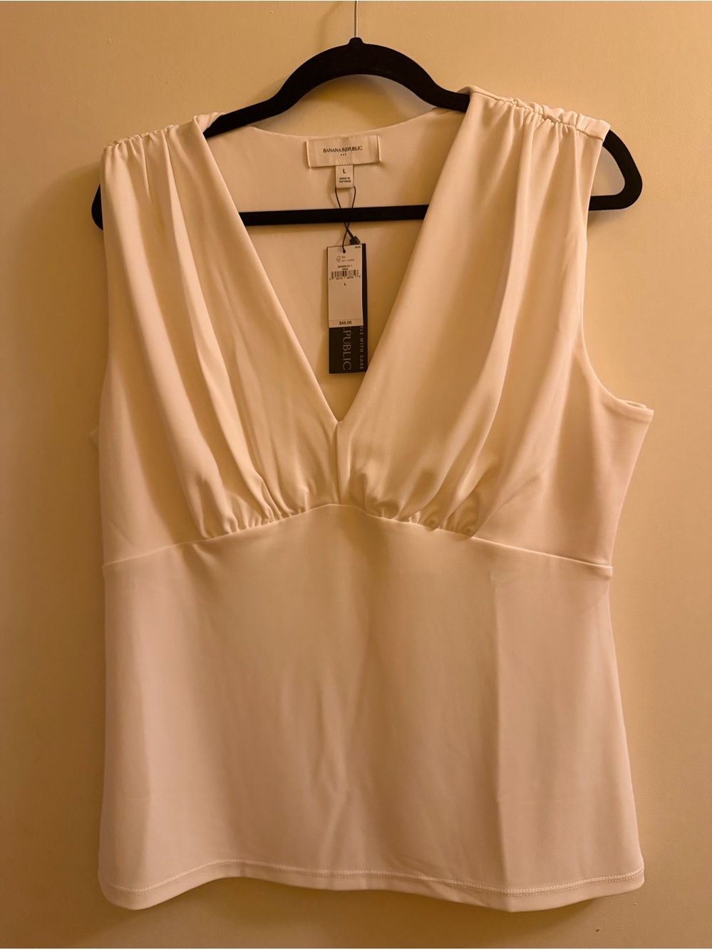 Banana Republic Cream Sleeveless V-Neck Top